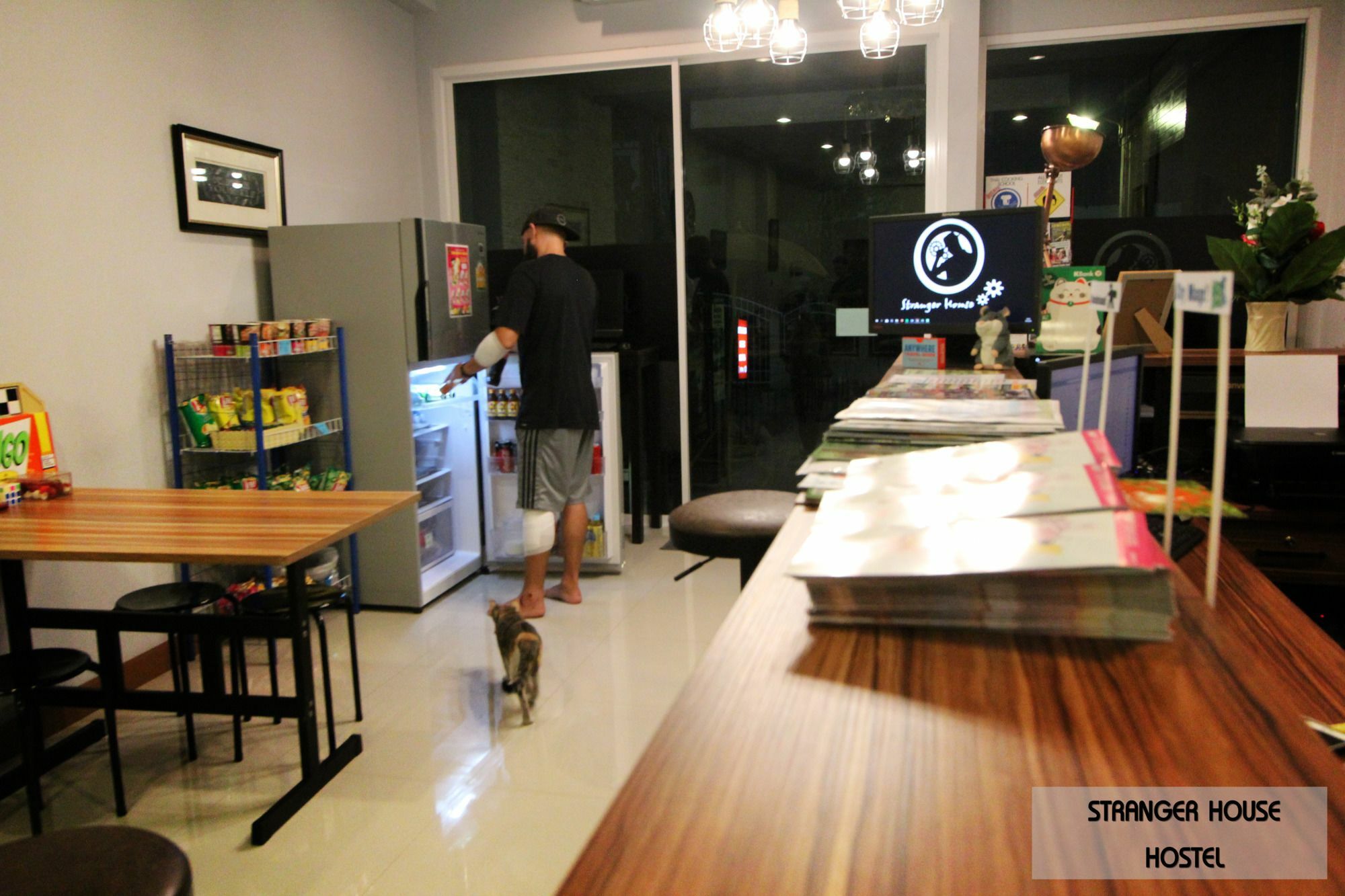 Stranger House Hostel Чиангмай Екстериор снимка