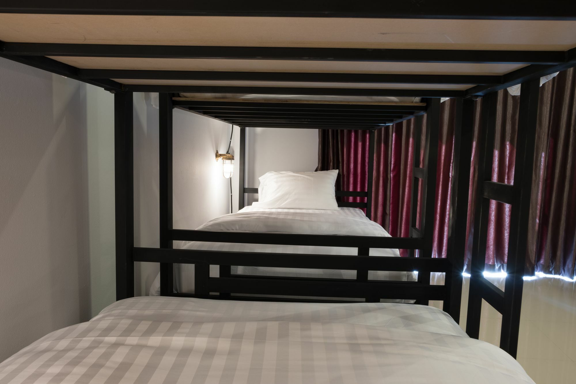 Stranger House Hostel Чиангмай Екстериор снимка
