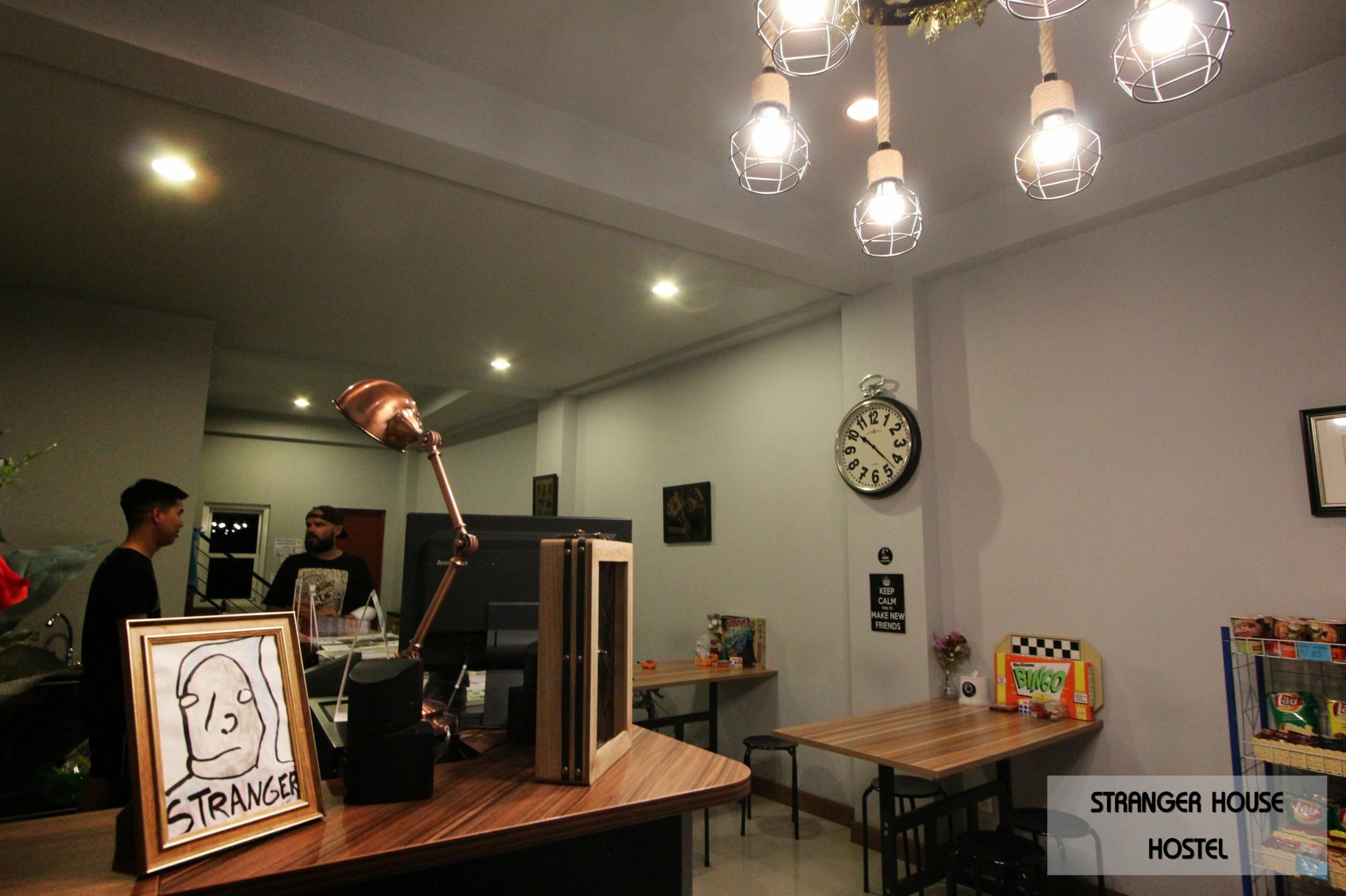 Stranger House Hostel Чиангмай Екстериор снимка