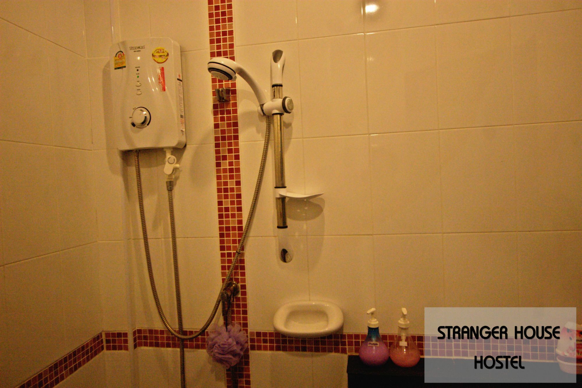 Stranger House Hostel Чиангмай Екстериор снимка