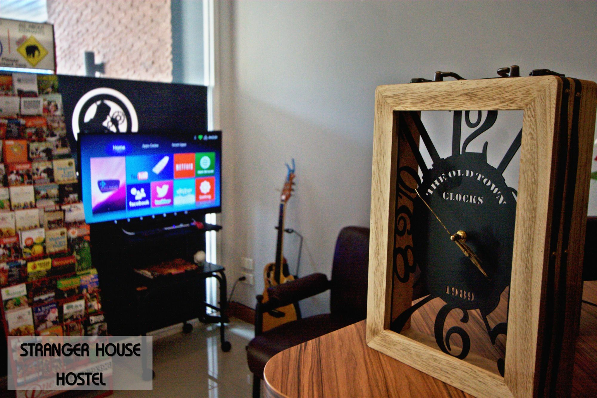Stranger House Hostel Чиангмай Екстериор снимка