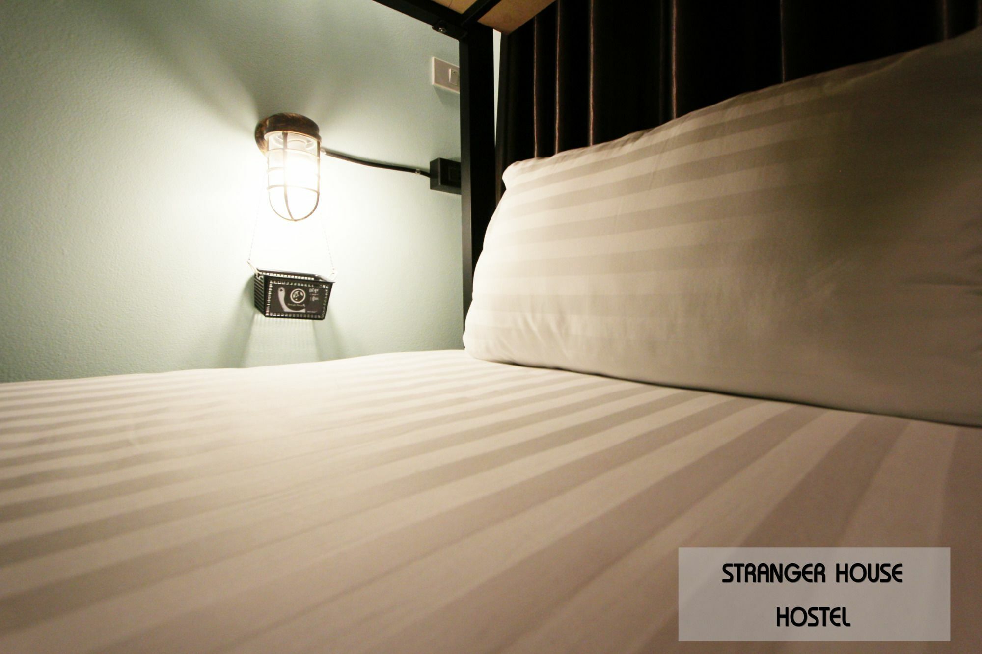 Stranger House Hostel Чиангмай Екстериор снимка